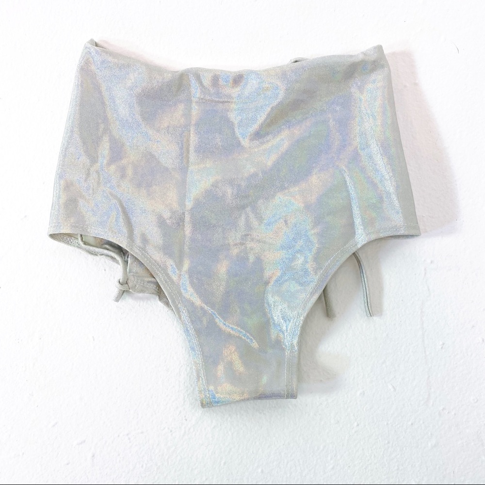SILVER IRIDESCENT LACE BOOTY RAVE SHORT